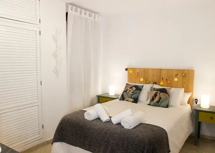 Puerta A La Mezquita קורדובה