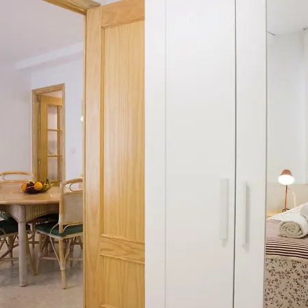 Puerta A La Mezquita