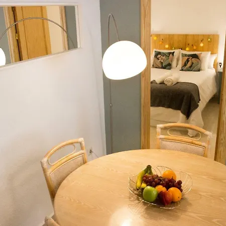 Puerta A La Mezquita *