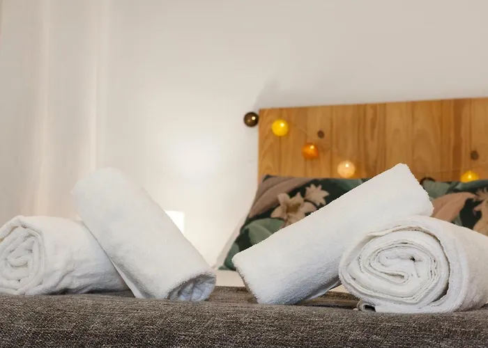 Puerta A La Mezquita